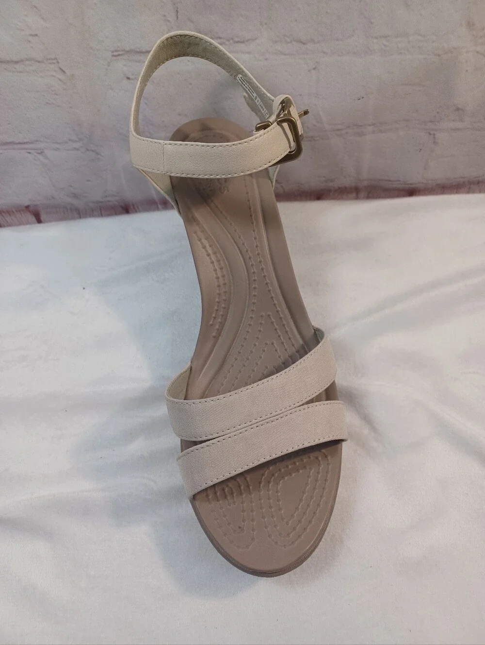 crocs leigh beige ankle strap wedge sandals women’s size 10